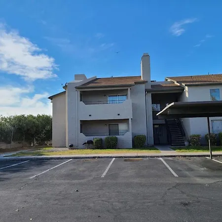 2Bed 1 Bath Condo Near Nellis Afb & The Strip